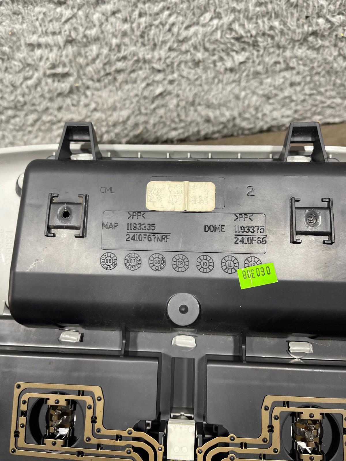 2010 2011 2012 2013 Toyota Tundra Overhead Console Dome Light OEM