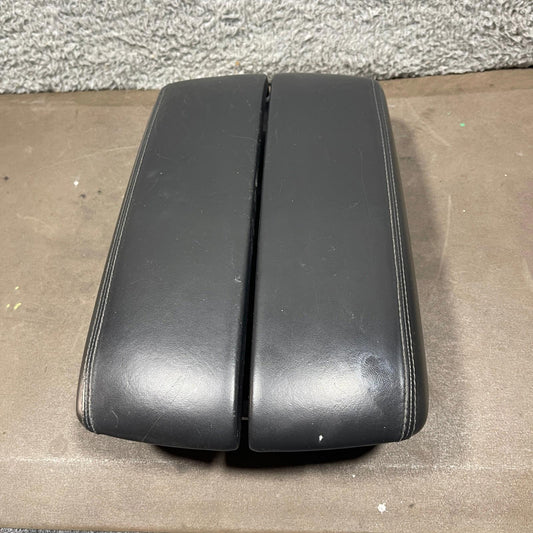 11-18 Audi S8 A8 Quattro FRONT CENTER CONSOLE ARMREST STORAGE LID Black OEM