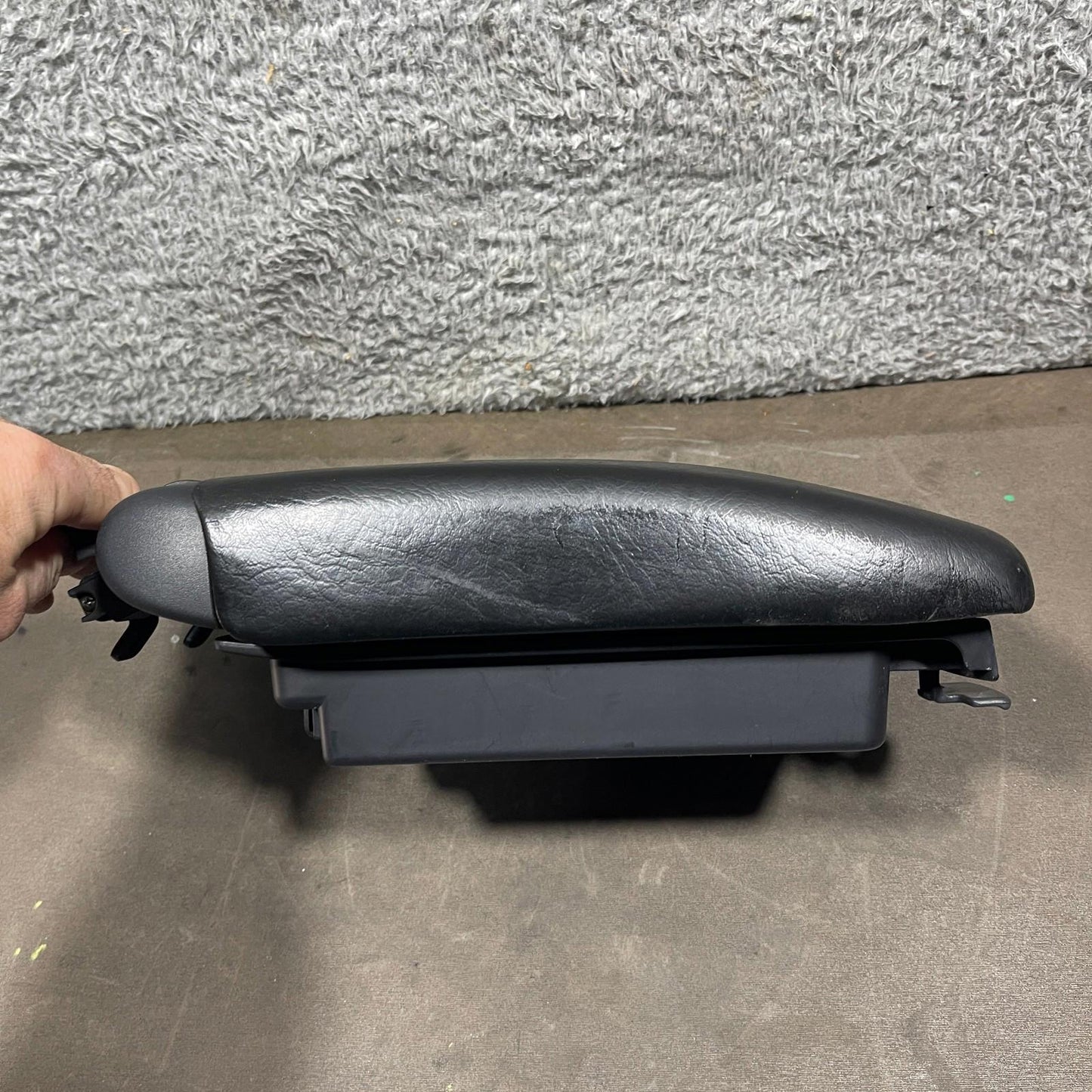 2001-2006 Acura MDX Center Console Black Leather Armrest Lid Storage OEM