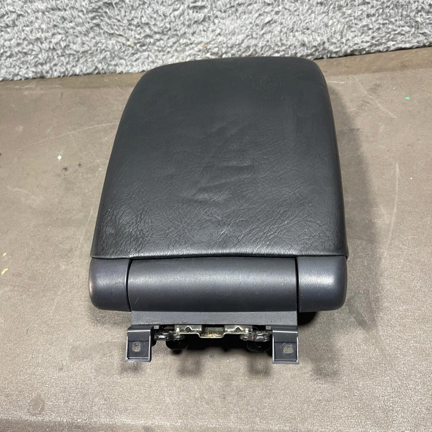 2001-2006 Acura MDX Center Console Black Leather Armrest Lid Storage OEM