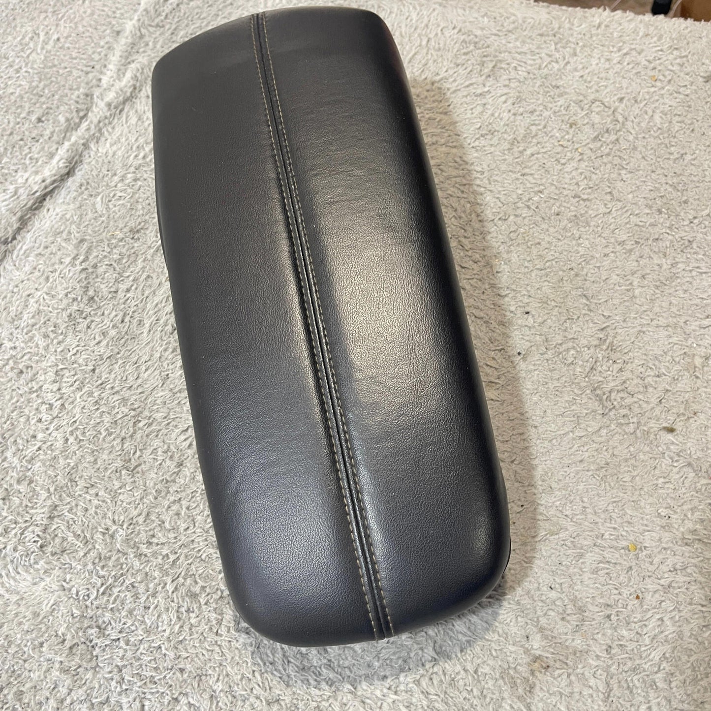 2013-2019 Cadillac XTS Center Console Black Leather Armrest Top Lid Cover OEM