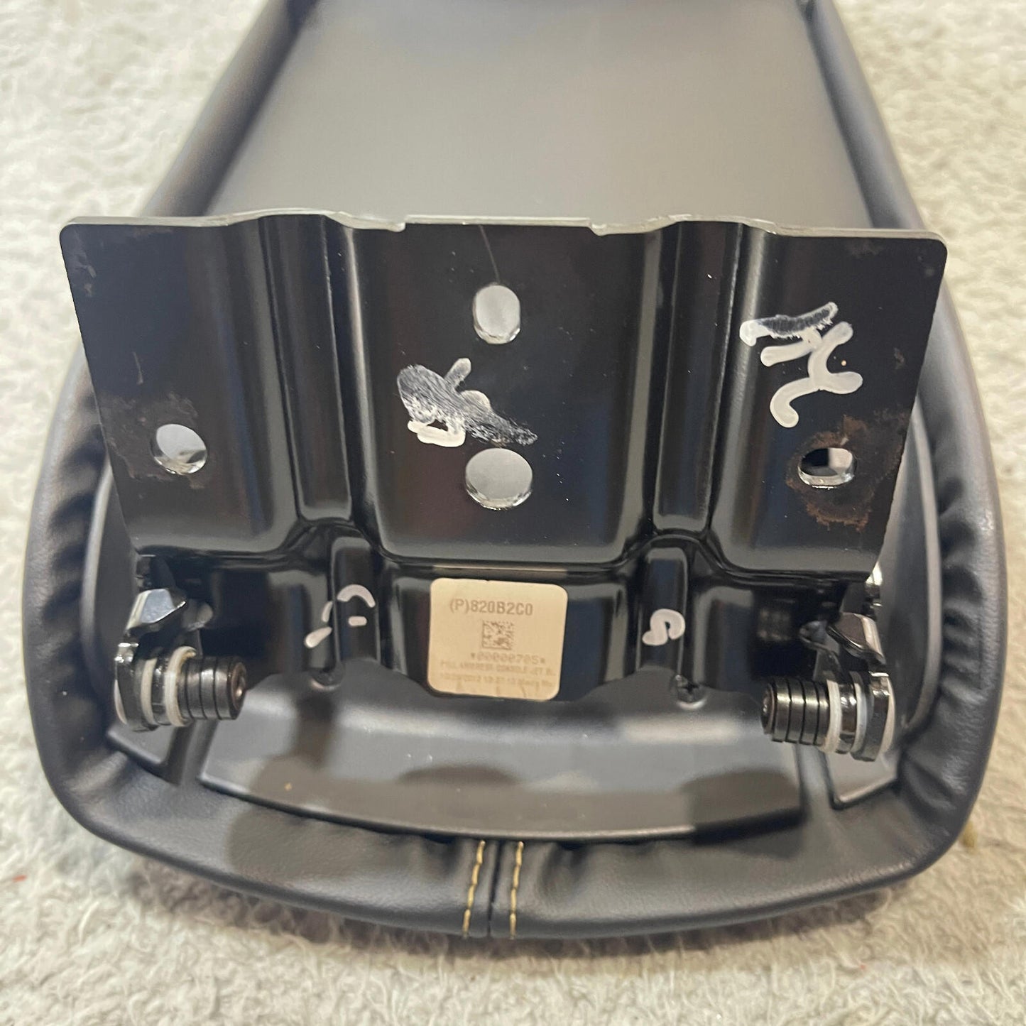 2013-2019 Cadillac XTS Center Console Black Leather Armrest Top Lid Cover OEM