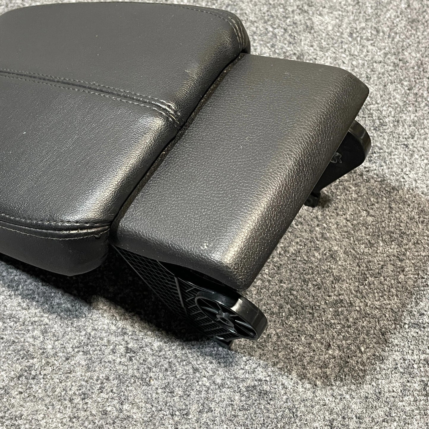 2008-2012 Honda Accord Sliding Center Console Lid Armrest BLACK LEATHER