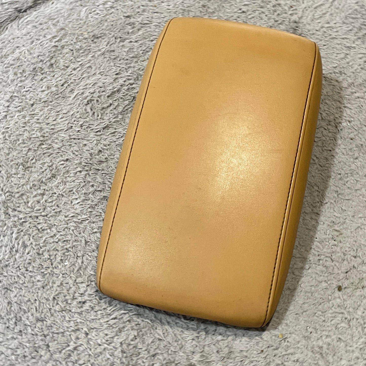 Nissan Sentra 2020 Console Lid Tan Leather Armrest with Black Stitching