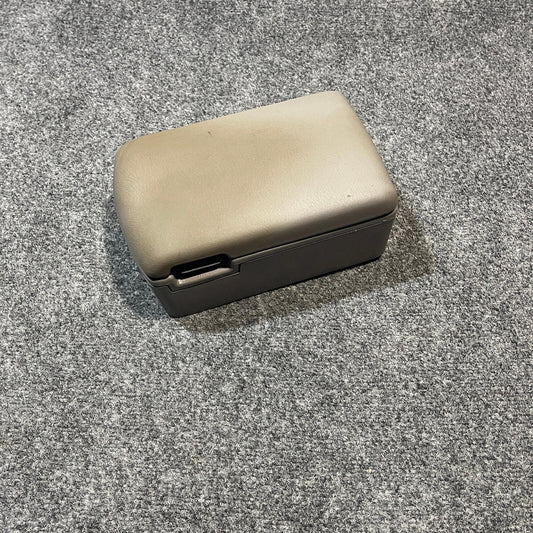 2001-2004 Nissan Xterra Frontier Center Console Lid Arm Rest E53