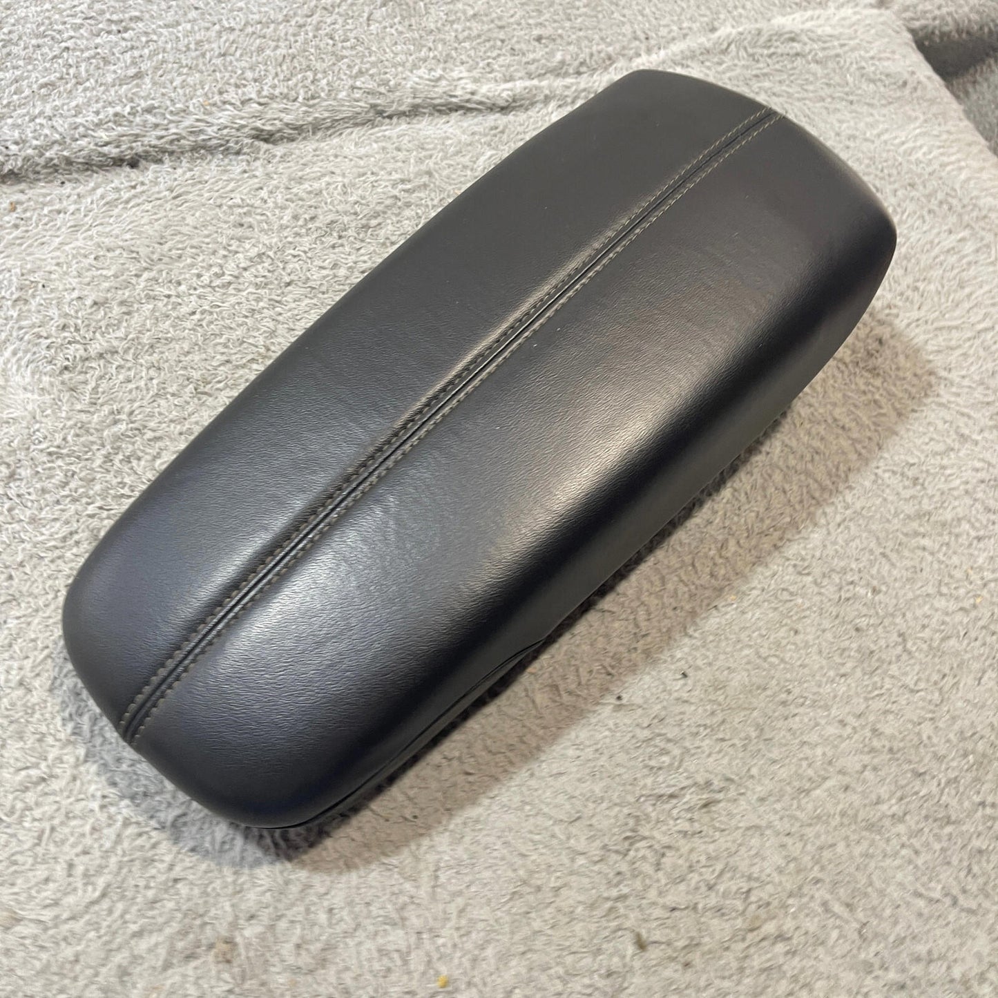 2013-2019 Cadillac XTS Center Console Black Leather Armrest Top Lid Cover OEM