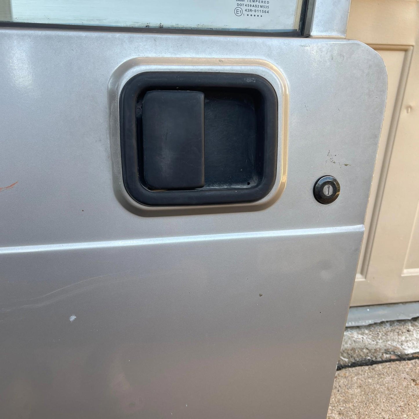 (NO SHIPPING) Driver Left Front Door Half Door Fits 97-06 WRANGLER 1046704