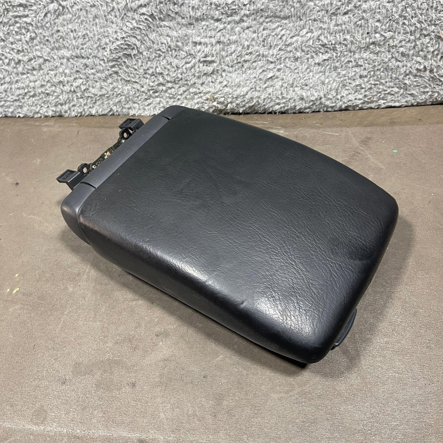 2001-2006 Acura MDX Center Console Black Leather Armrest Lid Storage OEM