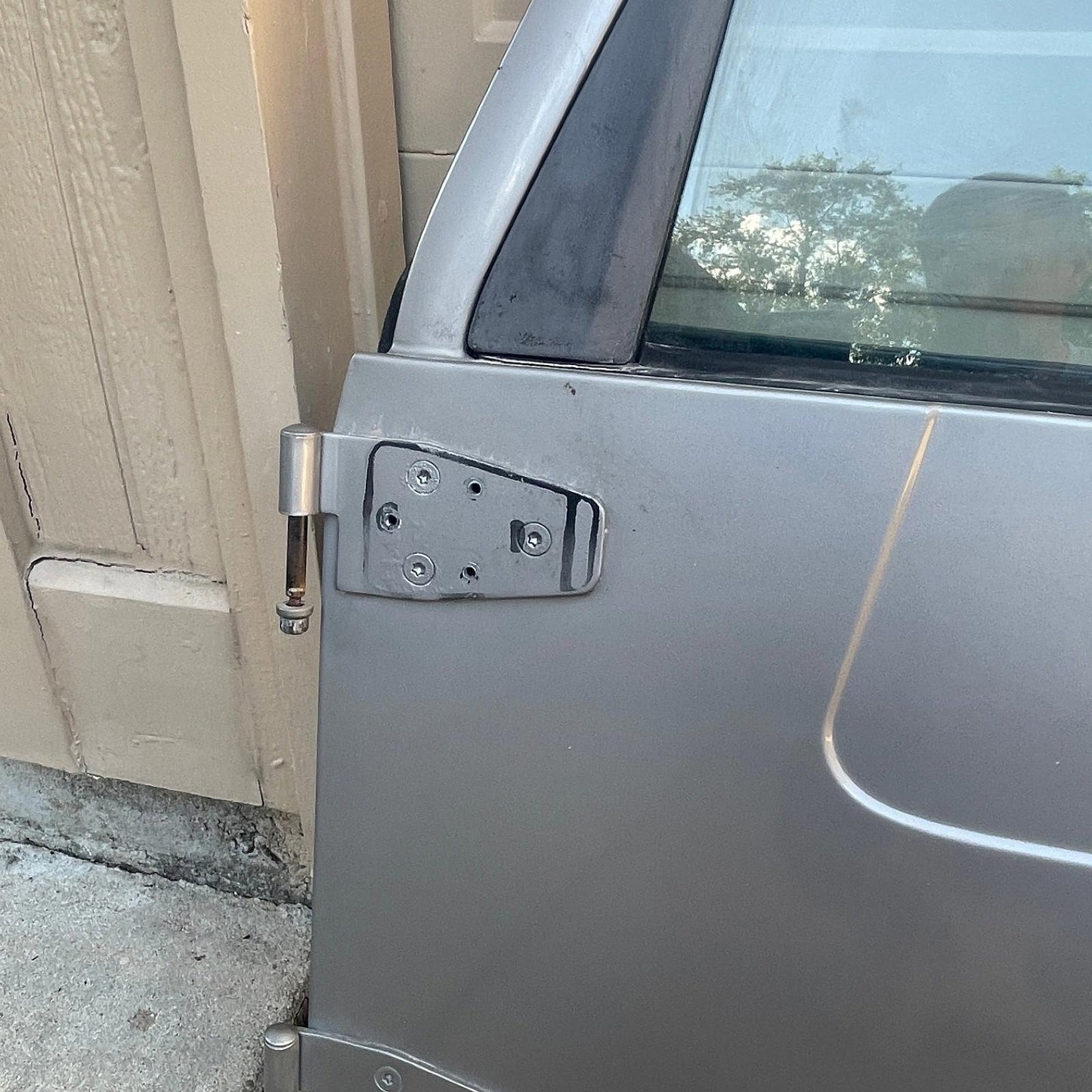 (NO SHIPPING) Driver Left Front Door Half Door Fits 97-06 WRANGLER 1046704