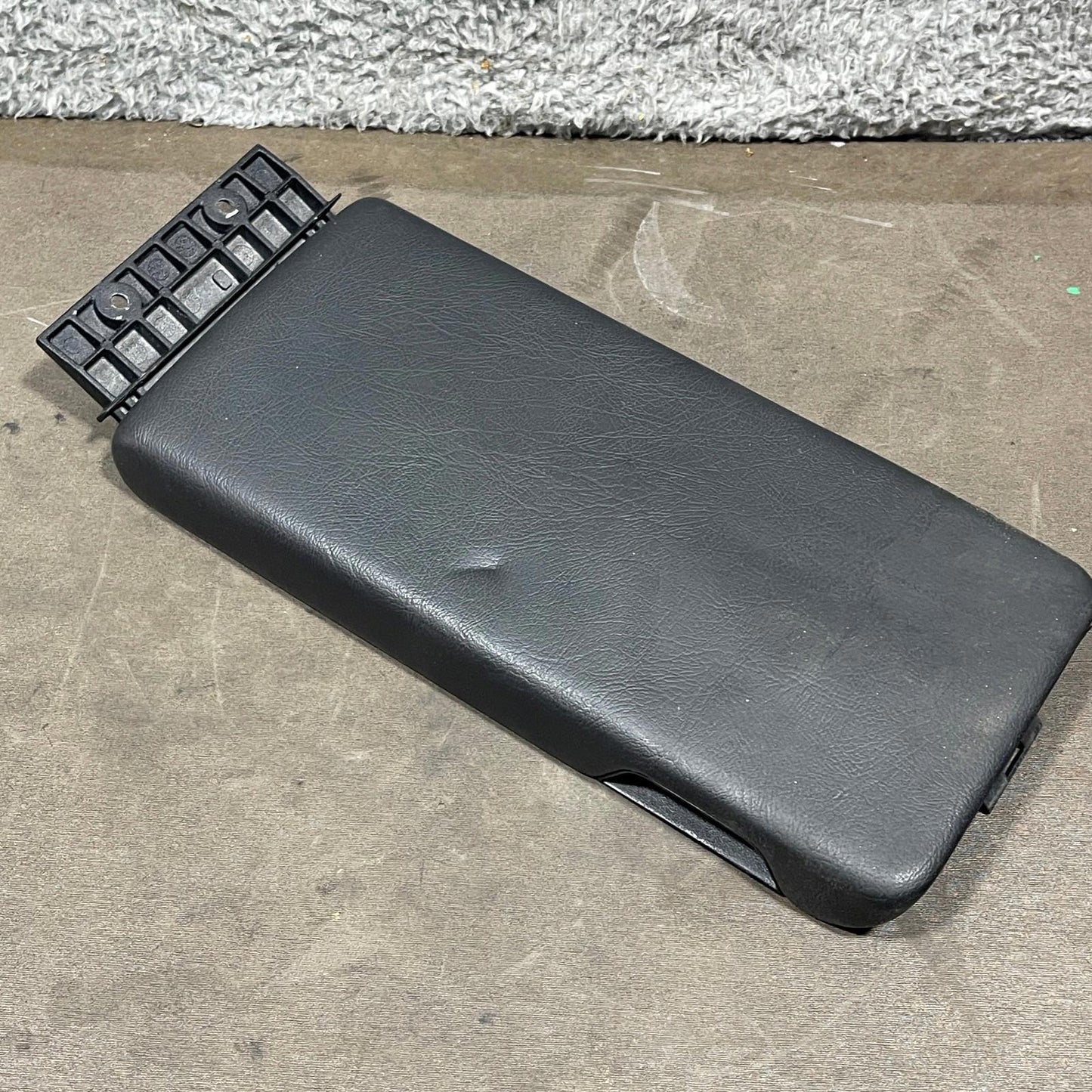 1998-2004 Mercedes SLK230 SLK320 Center Console Black Leather Armrest Top OEM