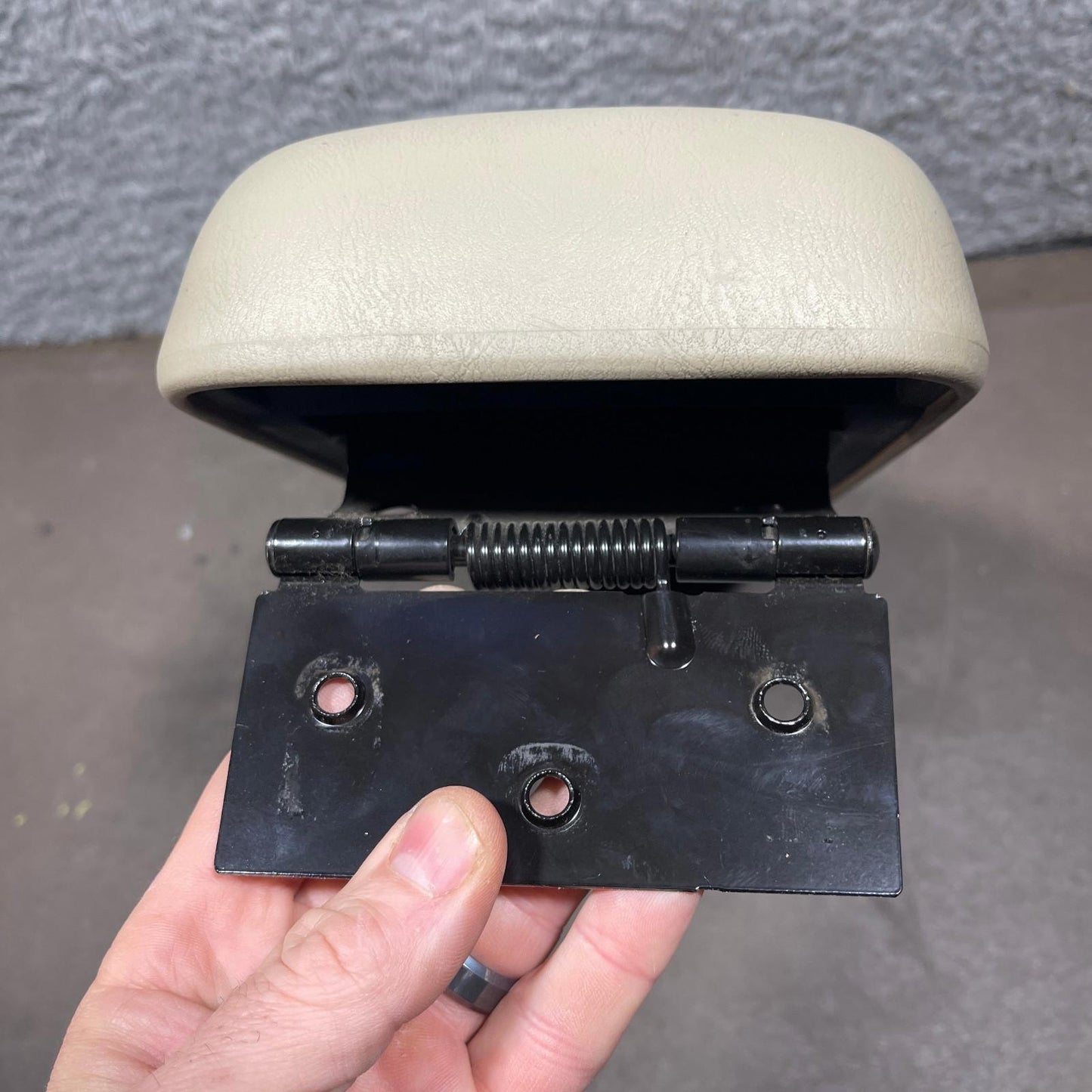 1995-1999 Toyota Avalon Center Console Beige Leather Lid Armrest Assembly OEM