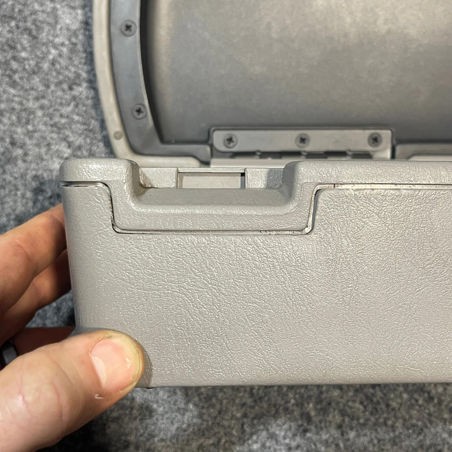 2001-2004 Nissan Xterra Frontier Center Console Lid Arm Rest E53