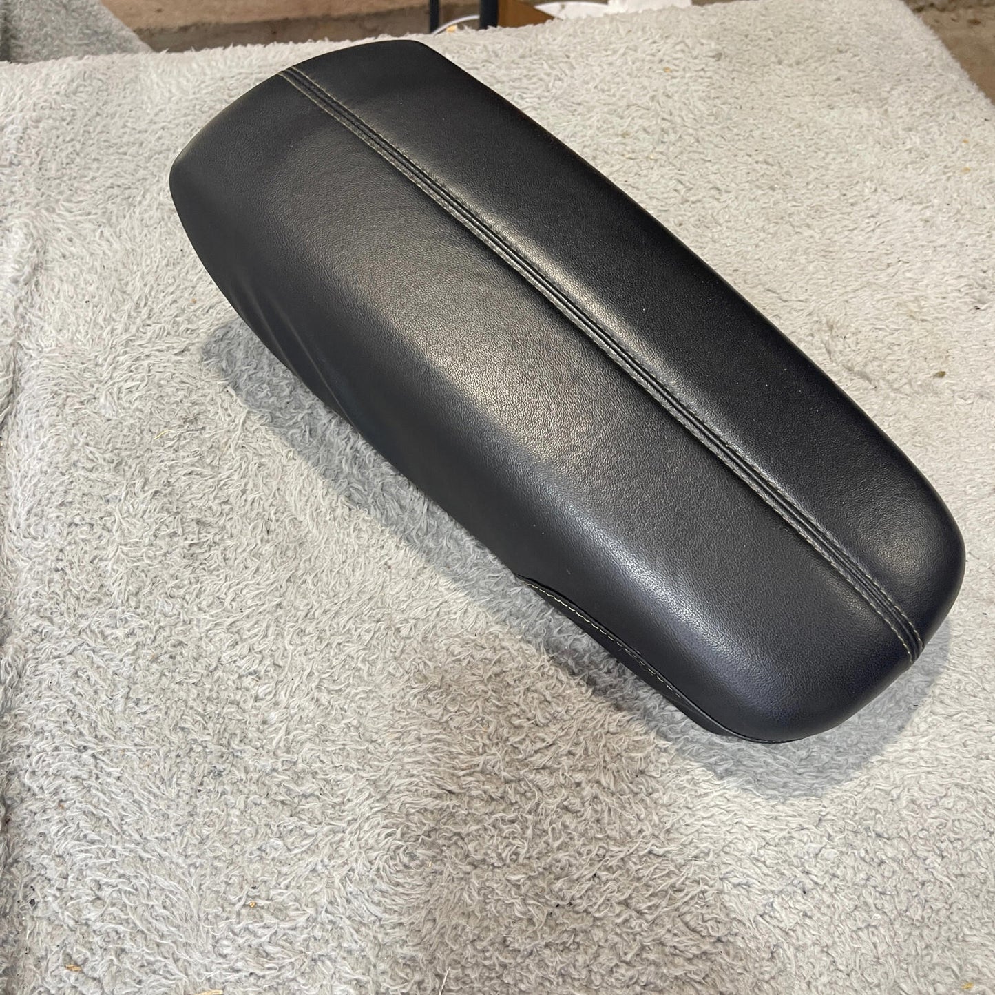 2013-2019 Cadillac XTS Center Console Black Leather Armrest Top Lid Cover OEM