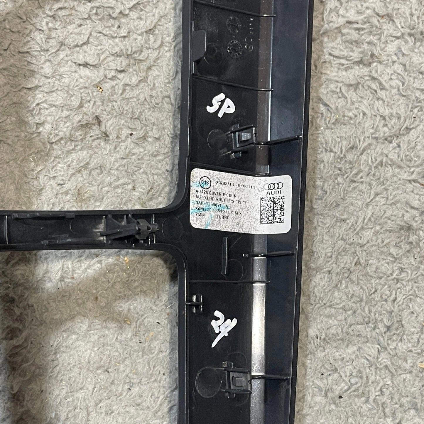 2018-2020 AUDI Q5 FY FRONT CENTER CONSOLE SHIFTER COVER PANEL BEZEL TRIM OEM