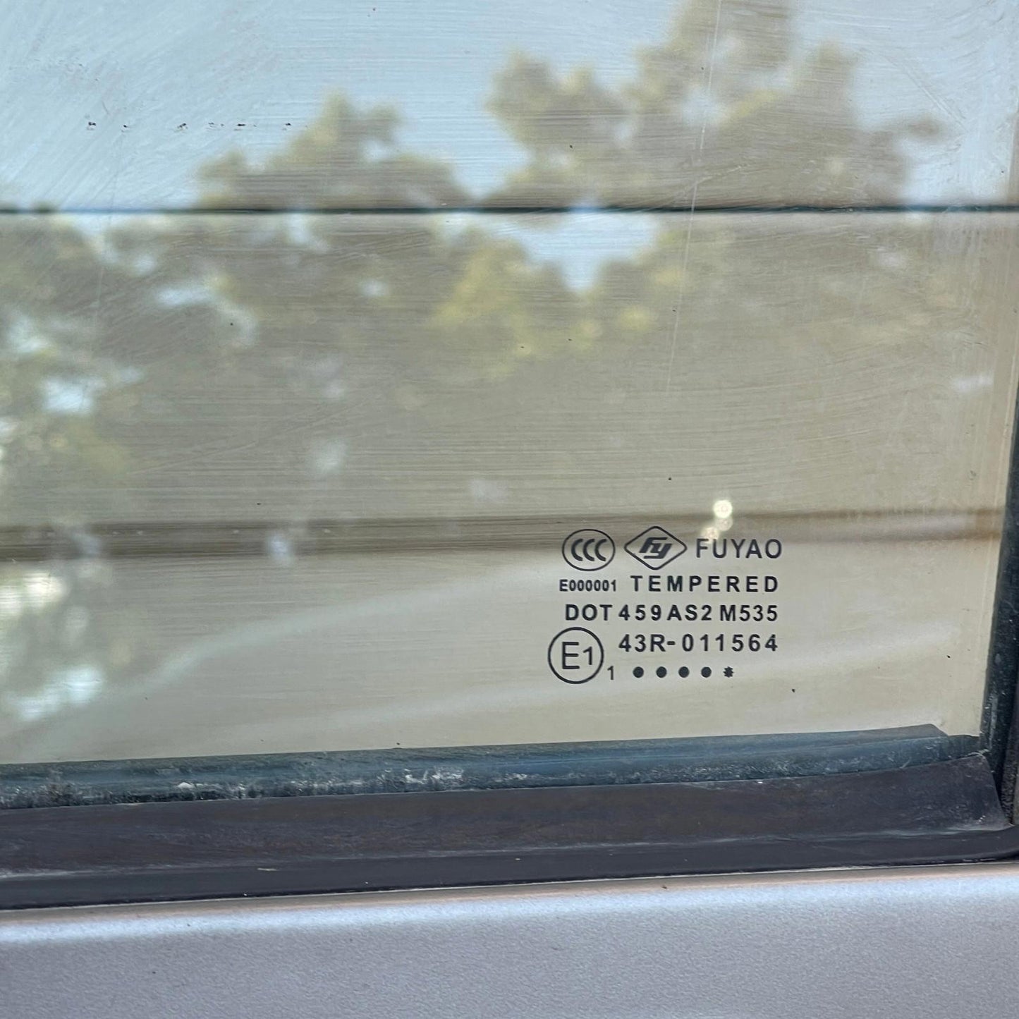 (NO SHIPPING) Driver Left Front Door Half Door Fits 97-06 WRANGLER 1046704